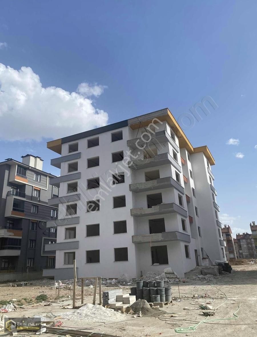 Karatay Akabe Mah. Siteiçi Geniş 4+1 Daireler
