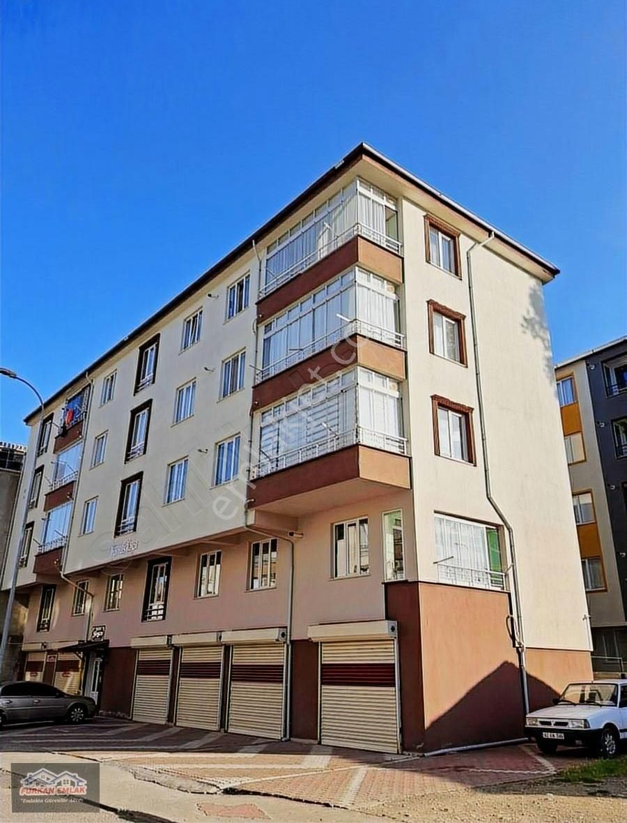 Belediye Civarı Garajlı Kombili Yeni Dairemiz