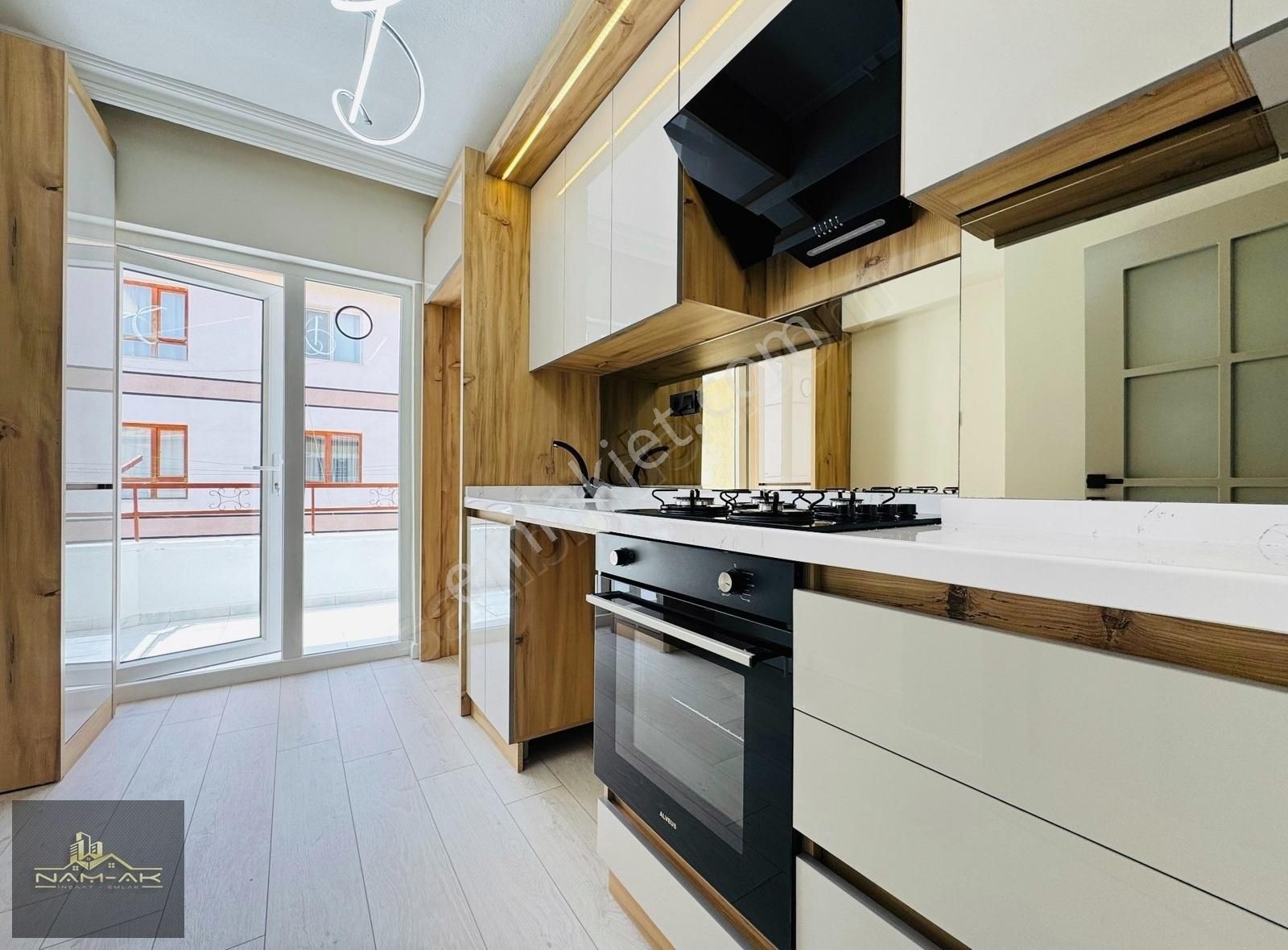 Nam-ak Emlak'tan Güney C. Şık Tasarımlı Full Yapılı 3+1 Daire
