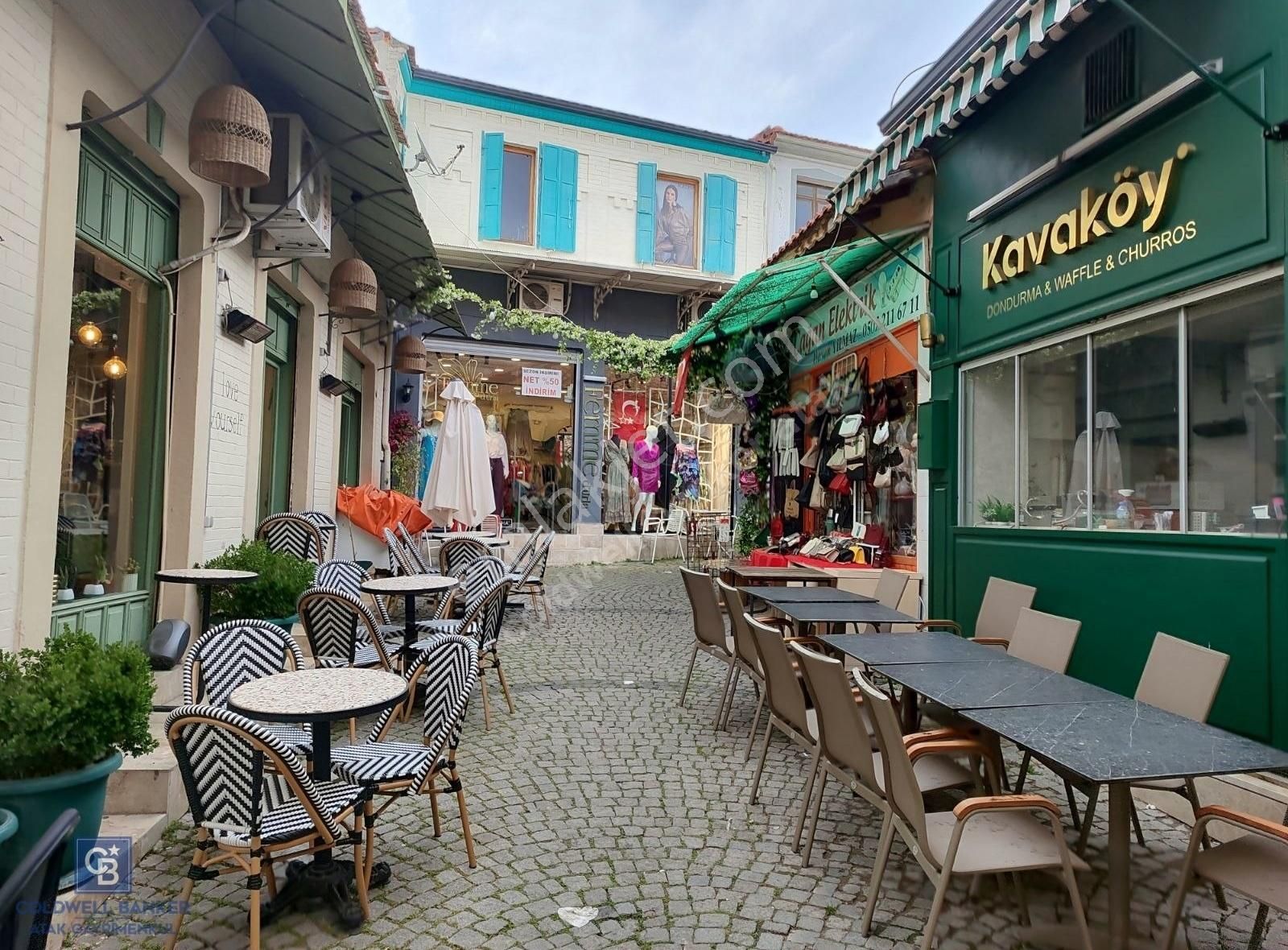Urla Sanat Sokağının En İşlek Yerinde Satılık Dükkan Fırsatı!!