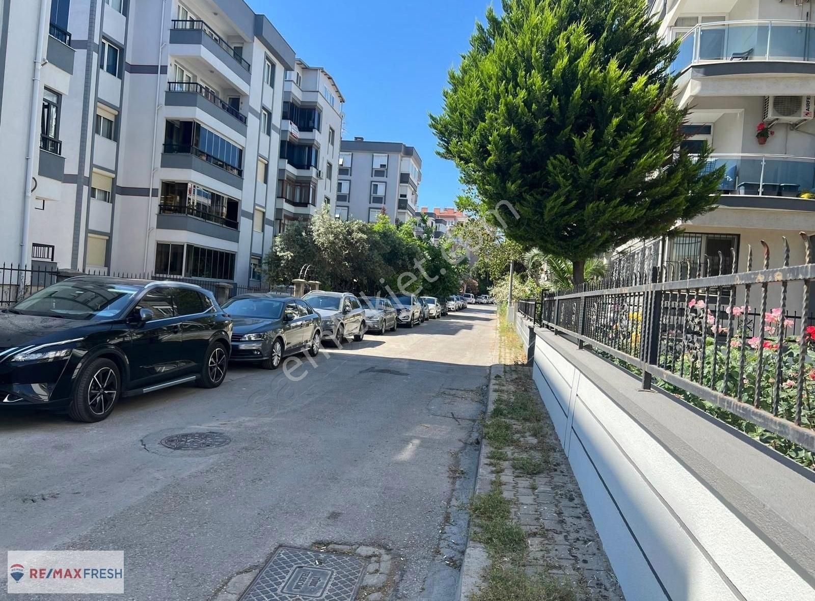 Gaziemir Gazi Mh. Optimum Avm Yakını Arakat 4+1 Daire