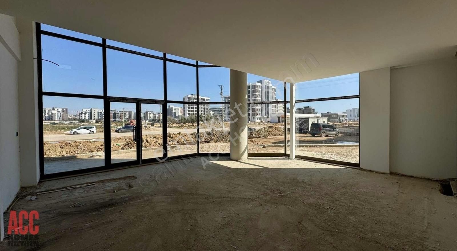 Acc Homes'tan 40'lık Yolüstü 195 M2 - 3 Katlı Cephe Köşe Dükkan