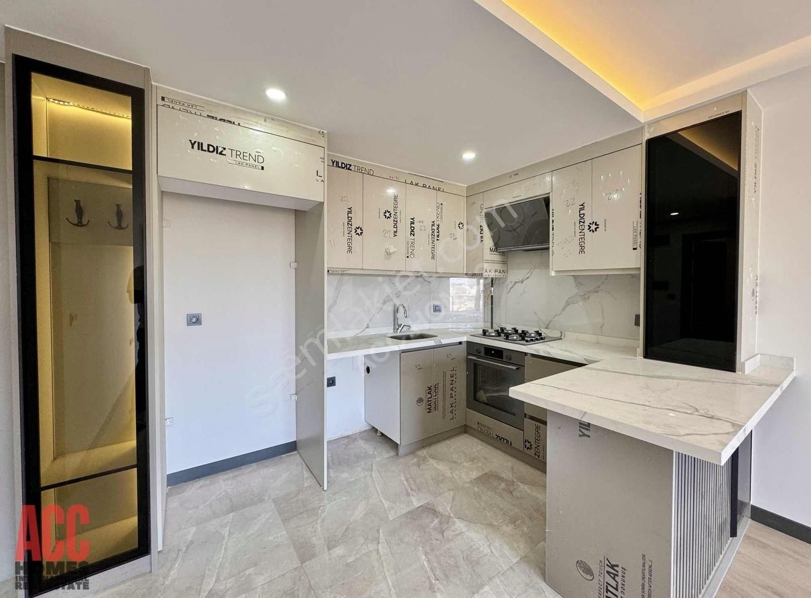 Acc Homes'tan Nezih Sitede İskanlı, Geniş 1+1 Ara Kat Daire