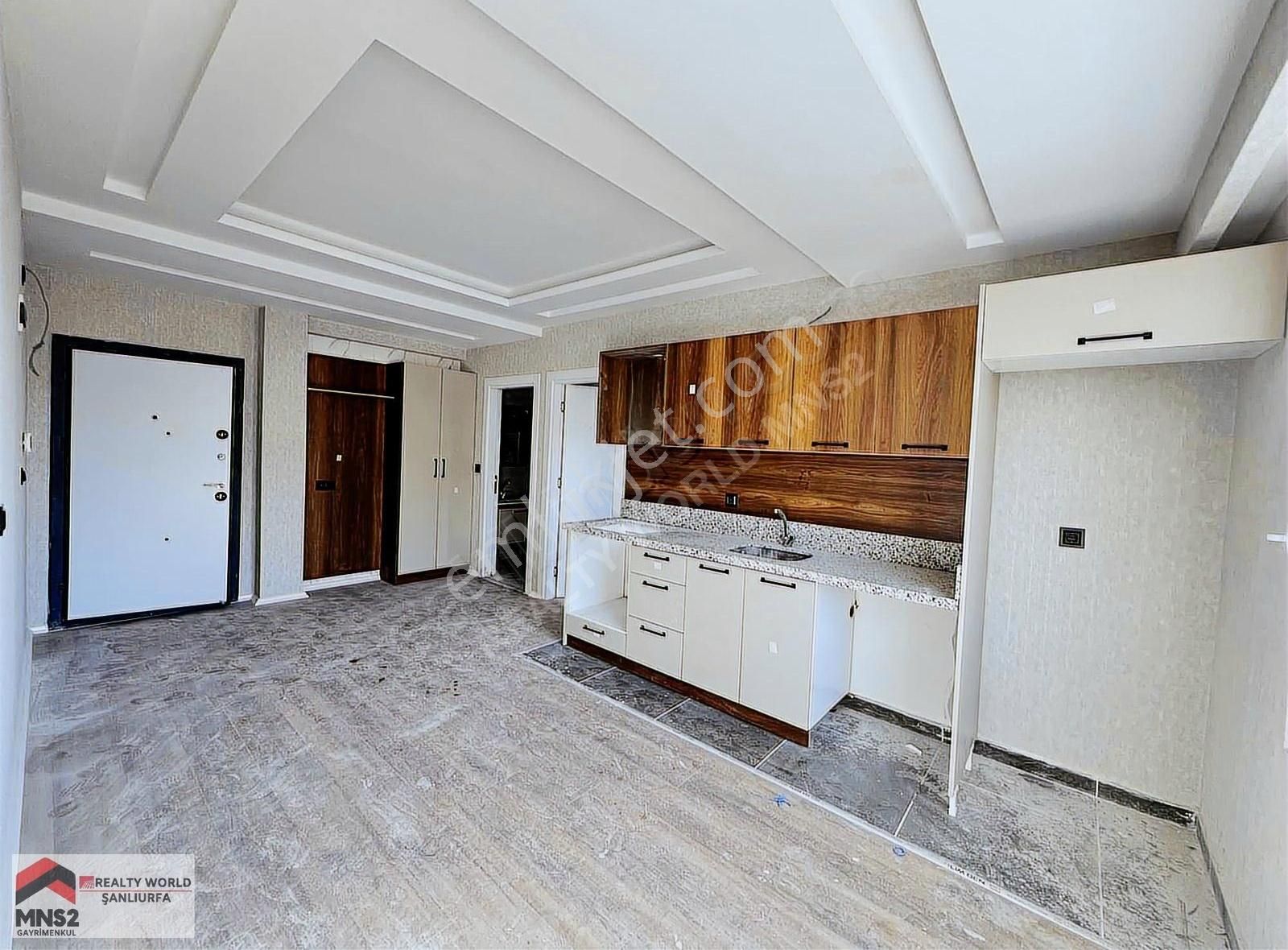 Realtyworld Şahin Öncelden Merkezi Konumda Lüks 1+1