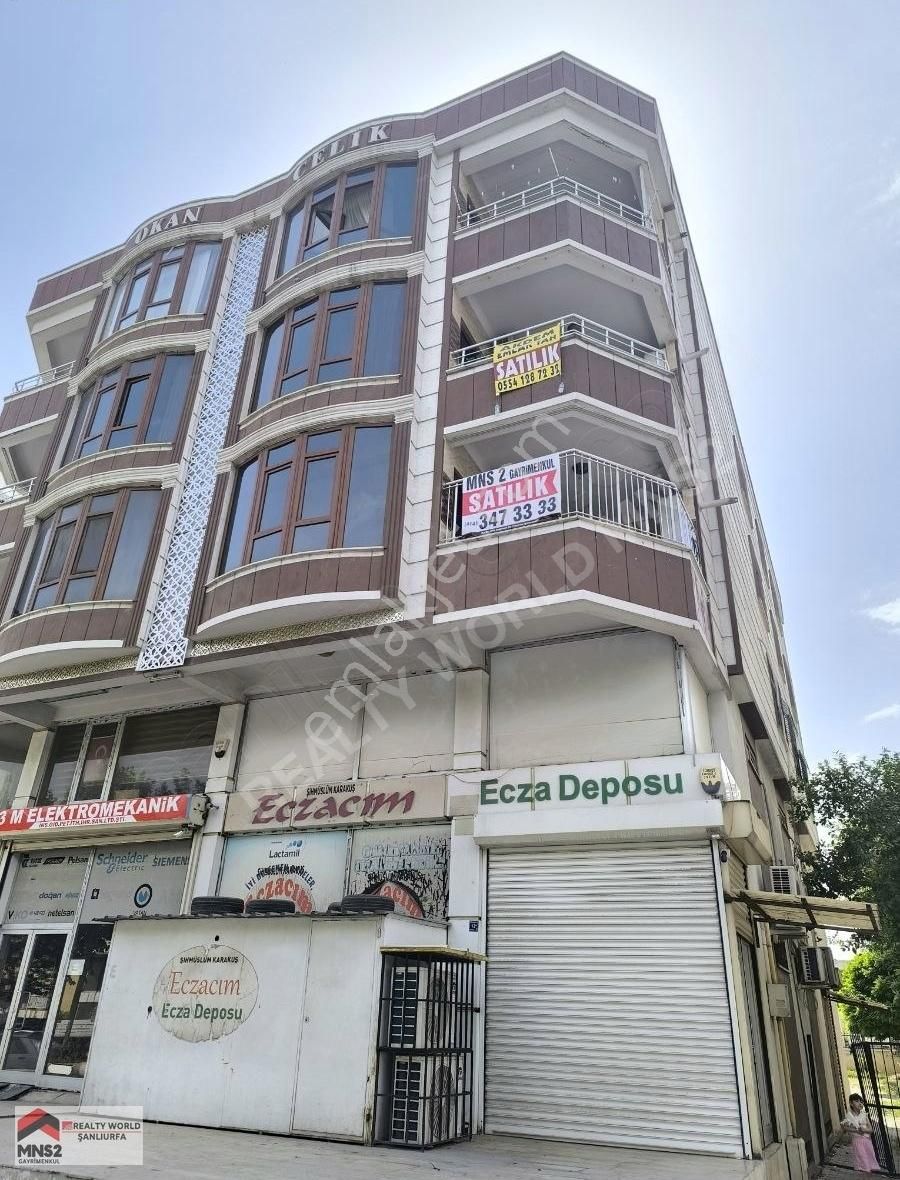 Realty World Mns2 Ahmet'ten Ana Cadde Üzeri 4+1 Daire