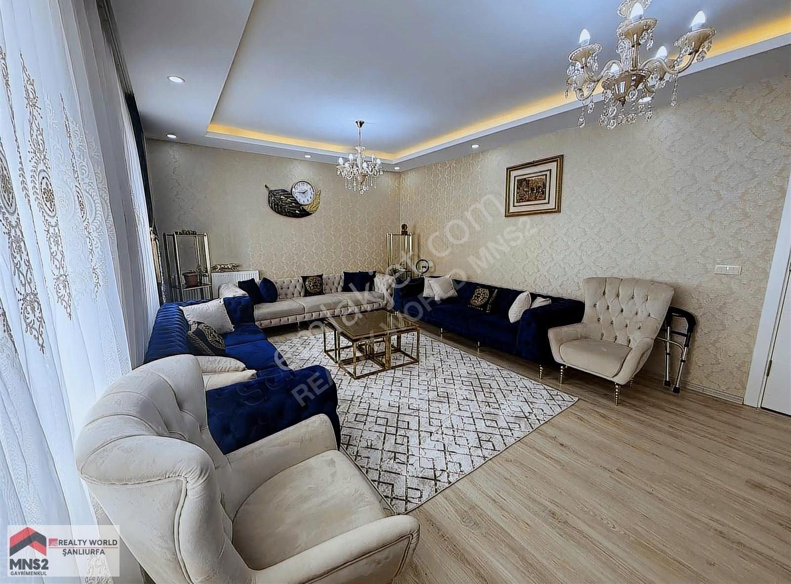 Realty World Mns2 Ahmet Göncü'den Karşıyakada 3+1 Arakat