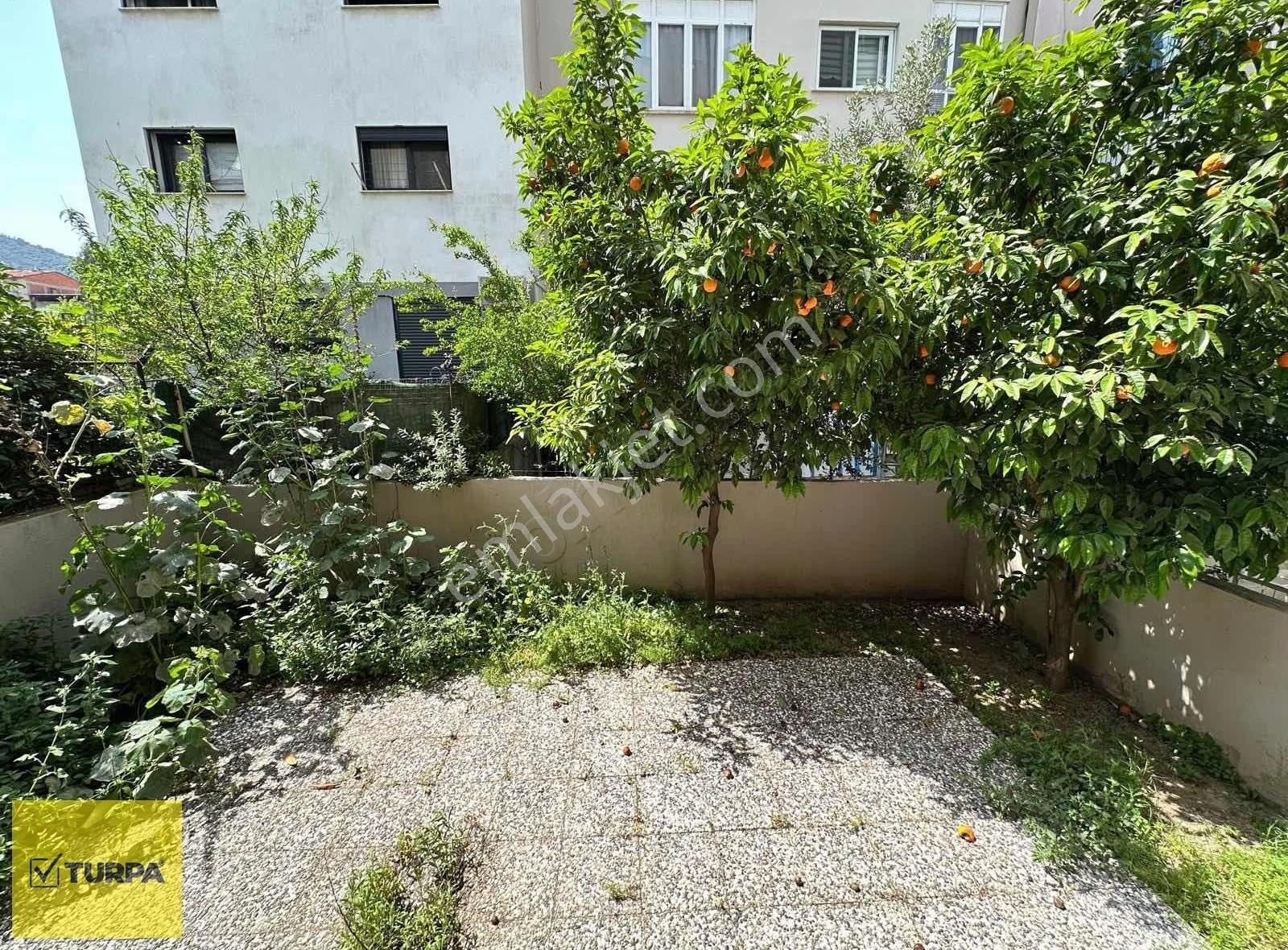 Turpa Balçova'dan Yeni Binada Geniş 1+1 Kiralık Daire