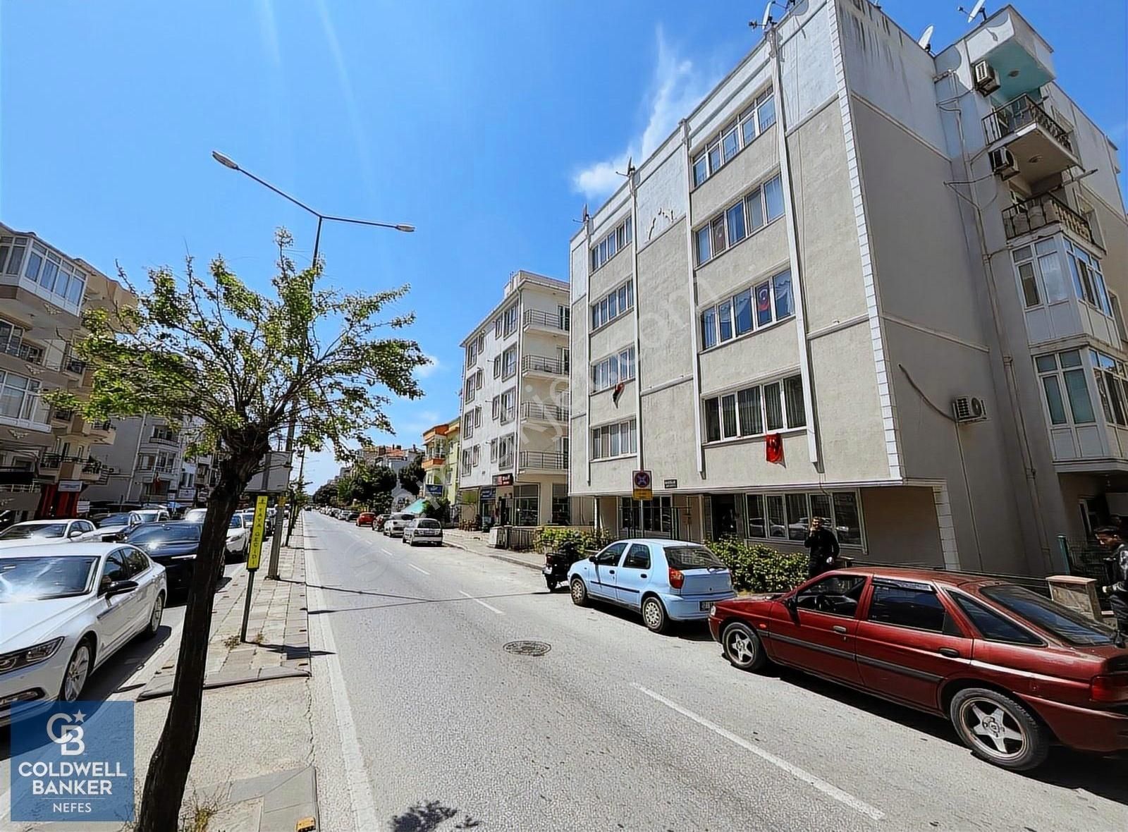 Çanakkale Cevatpaşada Cadde Üzeri Giriş Kat Satılık 3+1 Daire