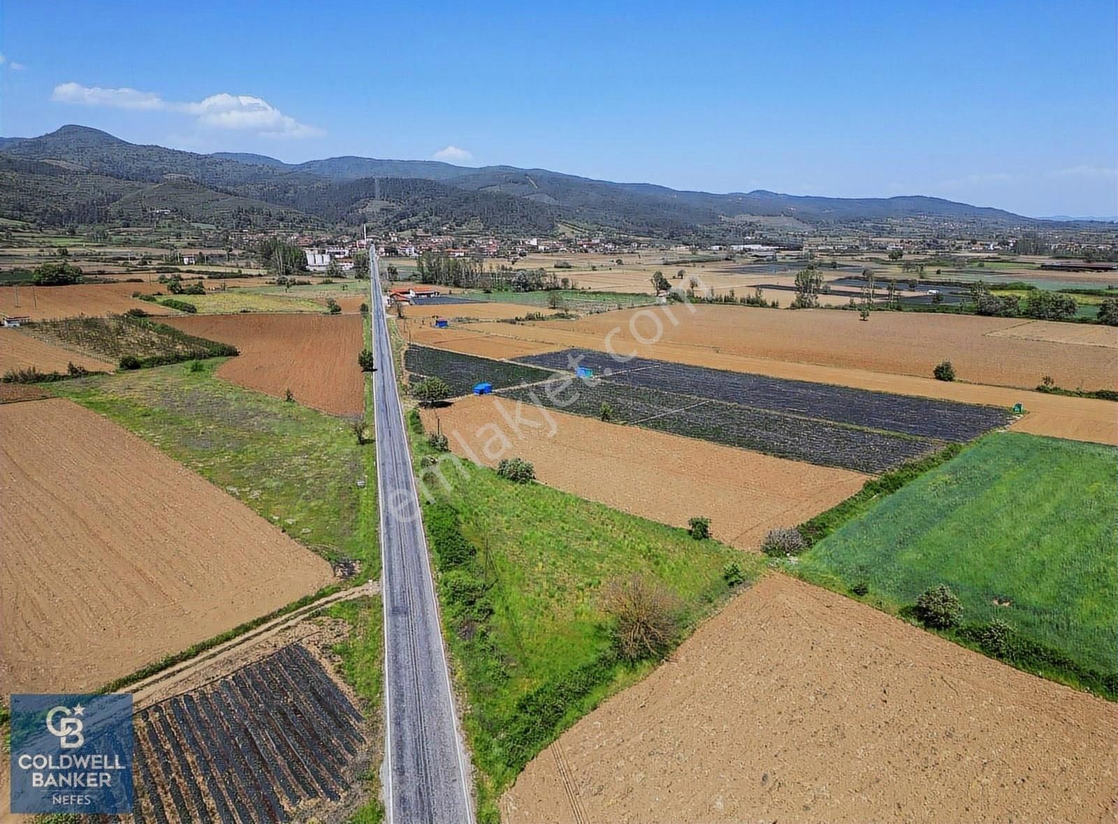 Çanakkale Yenice Hamdibey Köyünde Anayola Cephe Satılık 1790 M²