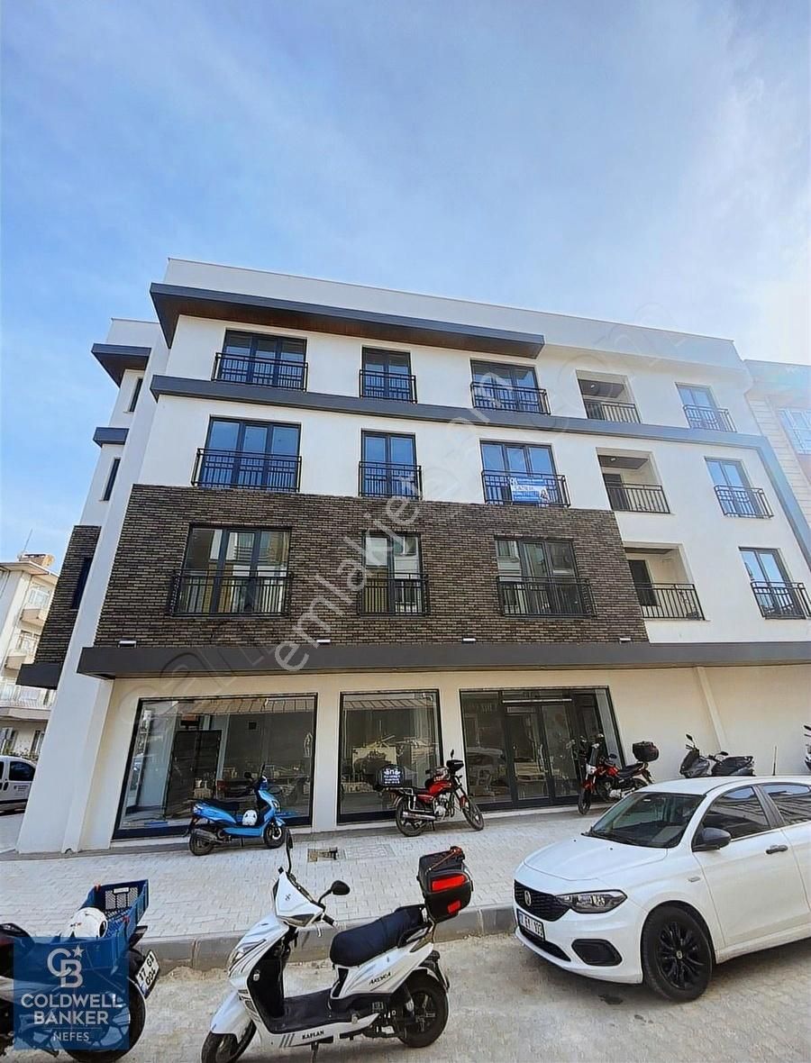 Çanakkale Barbaros Plaj Cad İş Yeri Kullanımına Uygun 3+1 Daire