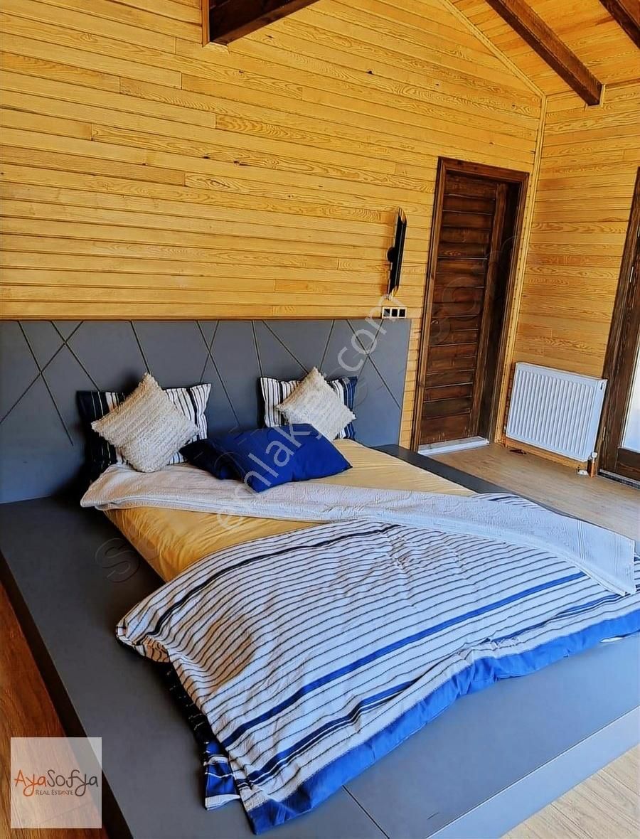 Bağlı Köyünde Satılık 5118 M2 İmarlı Yola Cephe Arsa Ve Villa