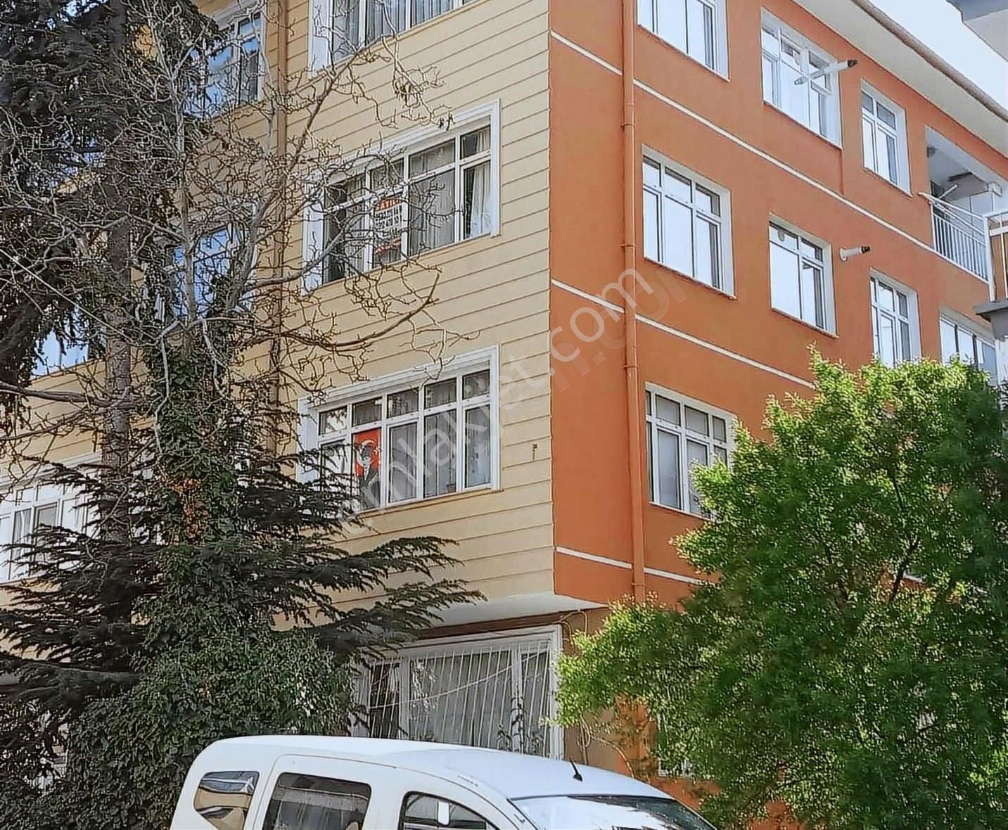 Dikmen Niğde Sokakta Satılık 3+1 Arakat Daire