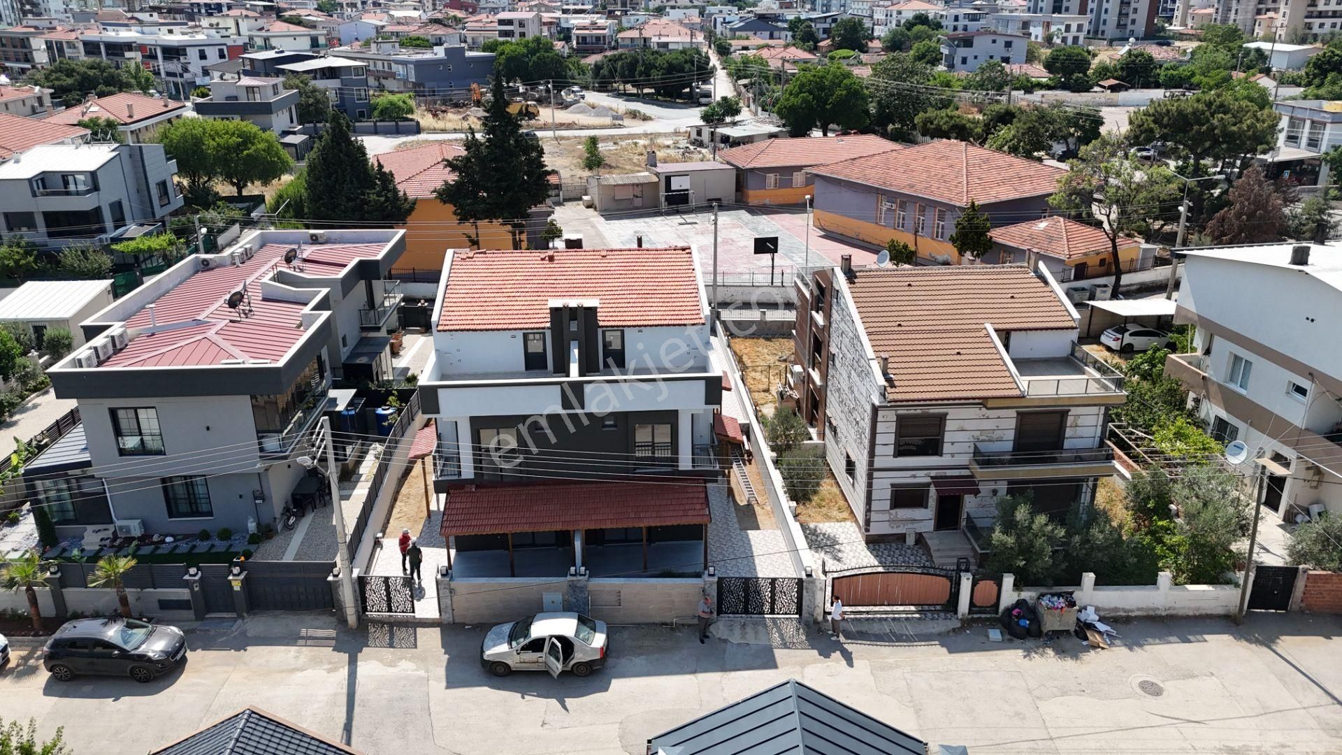 Ayrı Girişli Bahçeli Otoparklı 3+1 Tribleks Gölcükler Menderes İzmir
