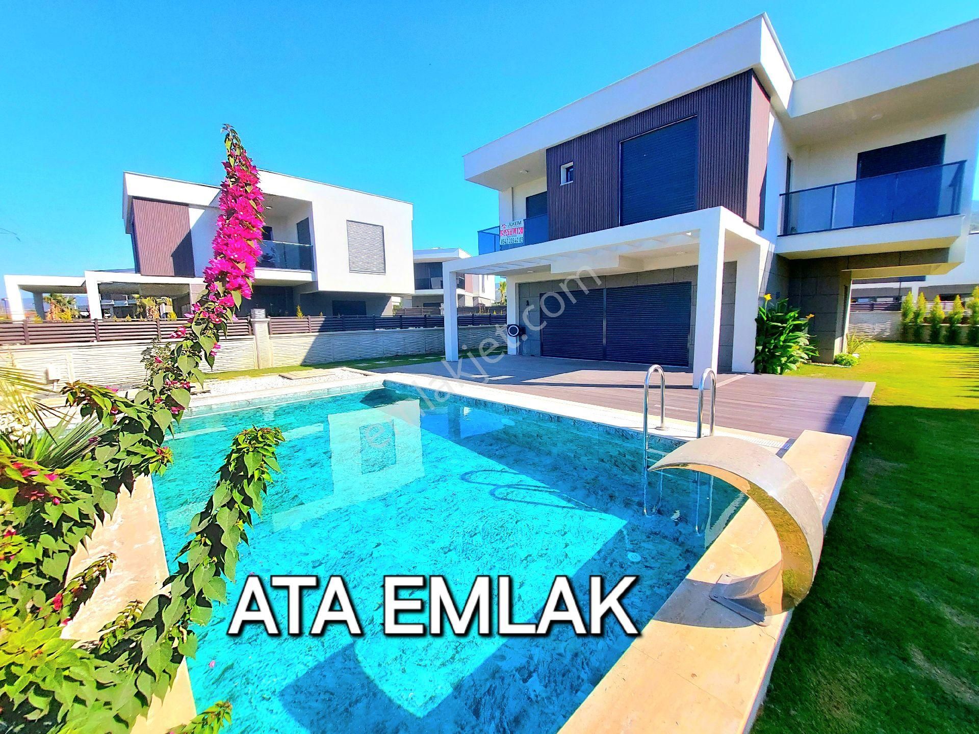 Kuşadasında Plaja Yakın Özel Havuzlu Tek Müstakil 4+1 Sıfır Villa