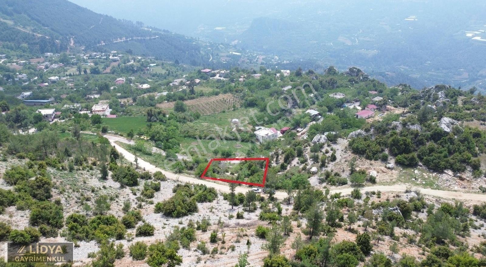 1,219 M2 Tarla Köy İçi İmarlı