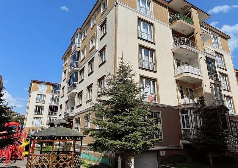 İks Emlaktan Satılık Korupark Sitesinde 2+1 Daire