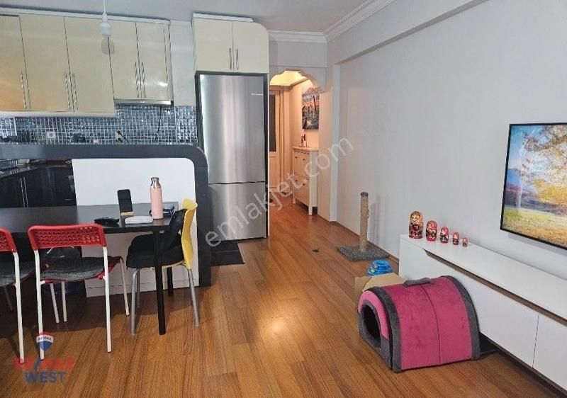 Alaybey'de Merkeze Ve Sahile Yakın Satılık 2+1 Bakımlı Daire