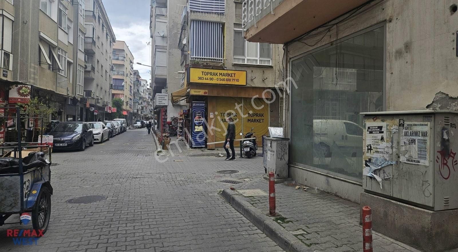 Alaybey'de Çarşıya Yakın Konumda Çift Cepheli Satılık Dükkan
