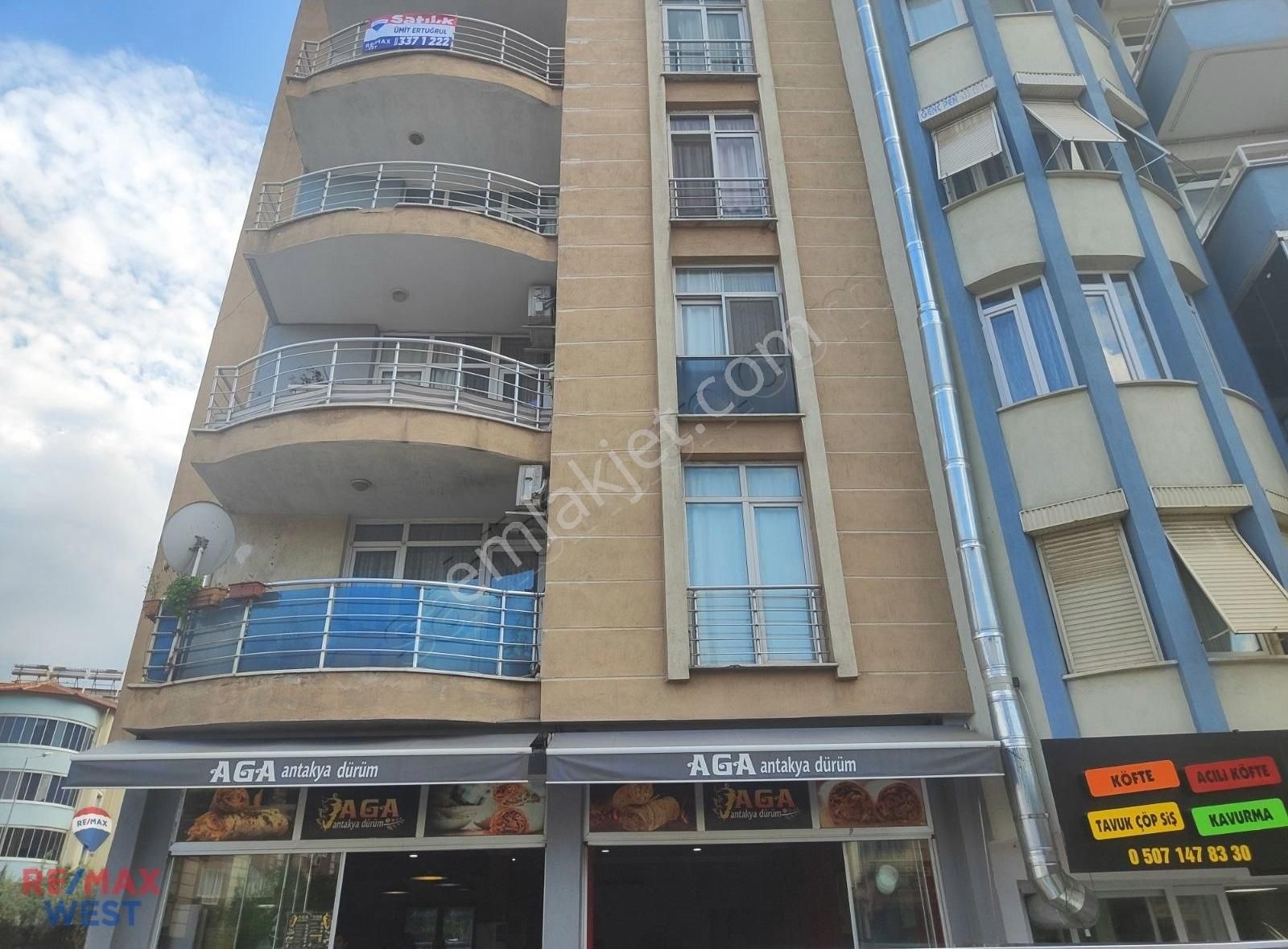 Alaşehir'de Eniyi Konumda Doğalgazlı Asansörlü Satılık 3+1daire