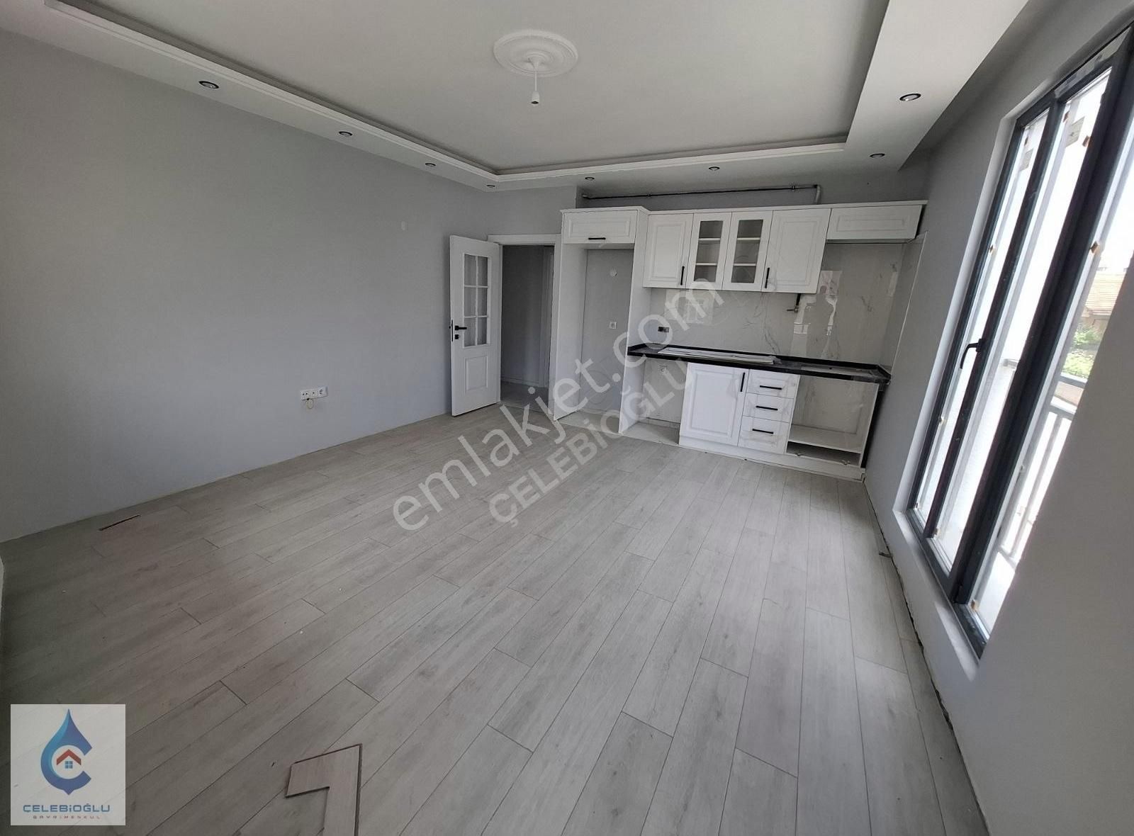 Çelebioğlunda Çayırova Mahalesinde Satılık 2+1 Açık Mutfak Daire