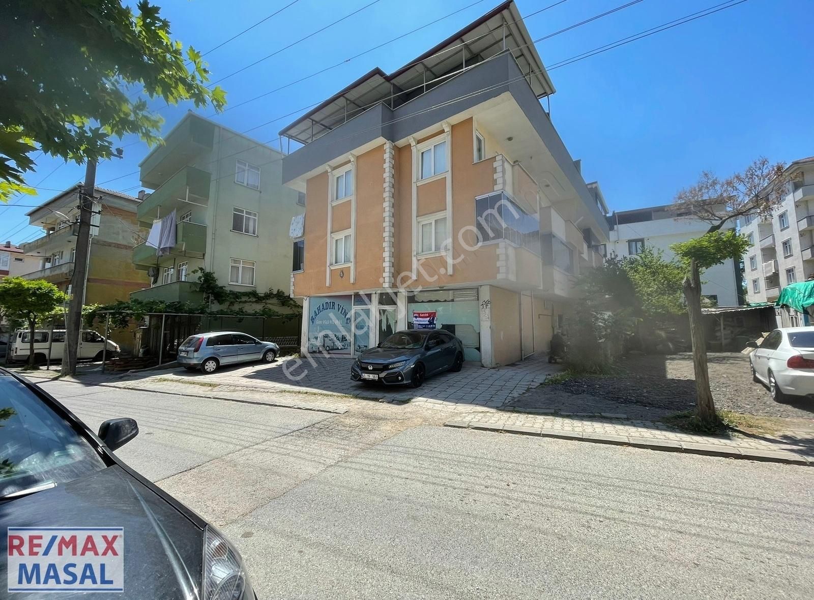 Kocaeli Gebze Kışla Cd. Depolu Satılık Dükkan