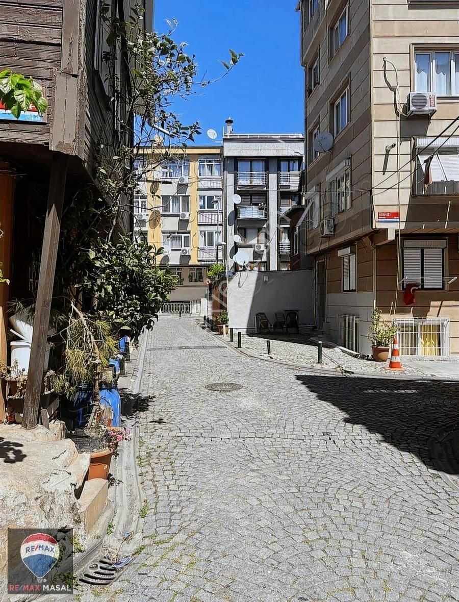 Ortaköy Merkezde Sahile Yakın Satılık 2+1 Daire