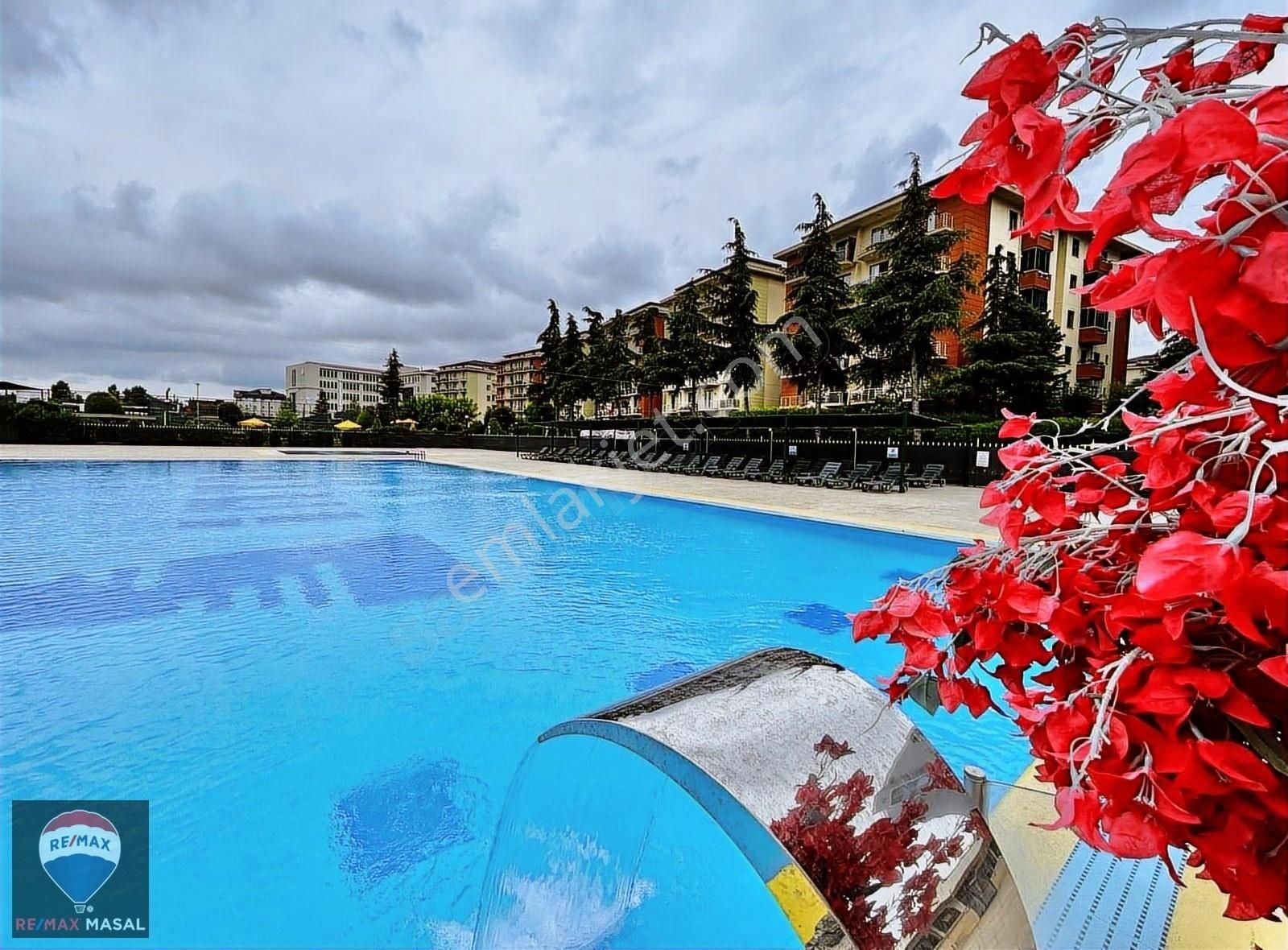 Sancaktepe Sarı Evler Sitesi 2+1 Satılık Arakat Daire_ebru Memiç
