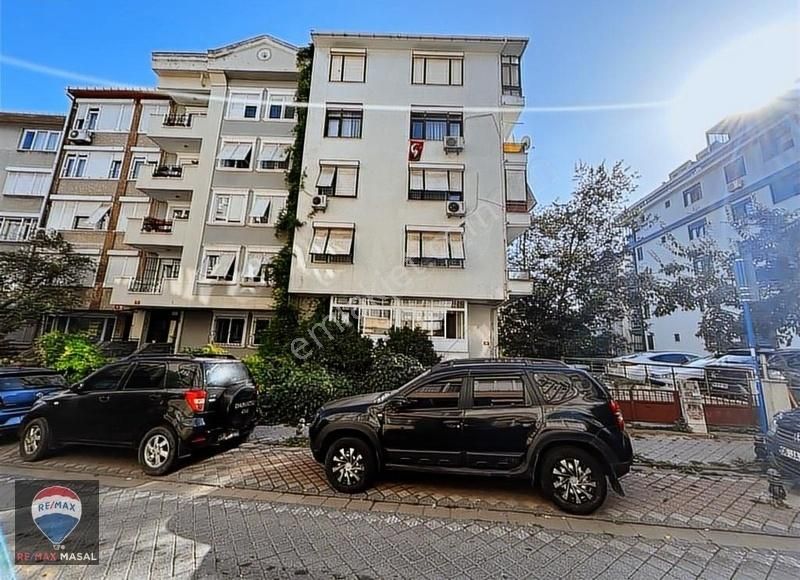 Kadıköy Caferağa'da Satılık Balkonlu 2+1 Yüksek Giriş Daire
