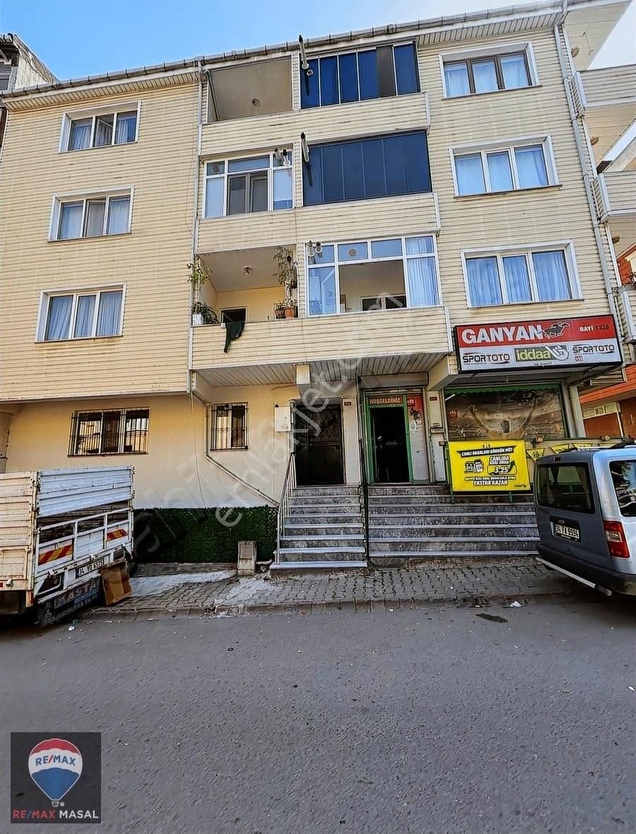 Sancaktepe Atatürk Mah. Sultangazi Caddesinde Satılık 4+2