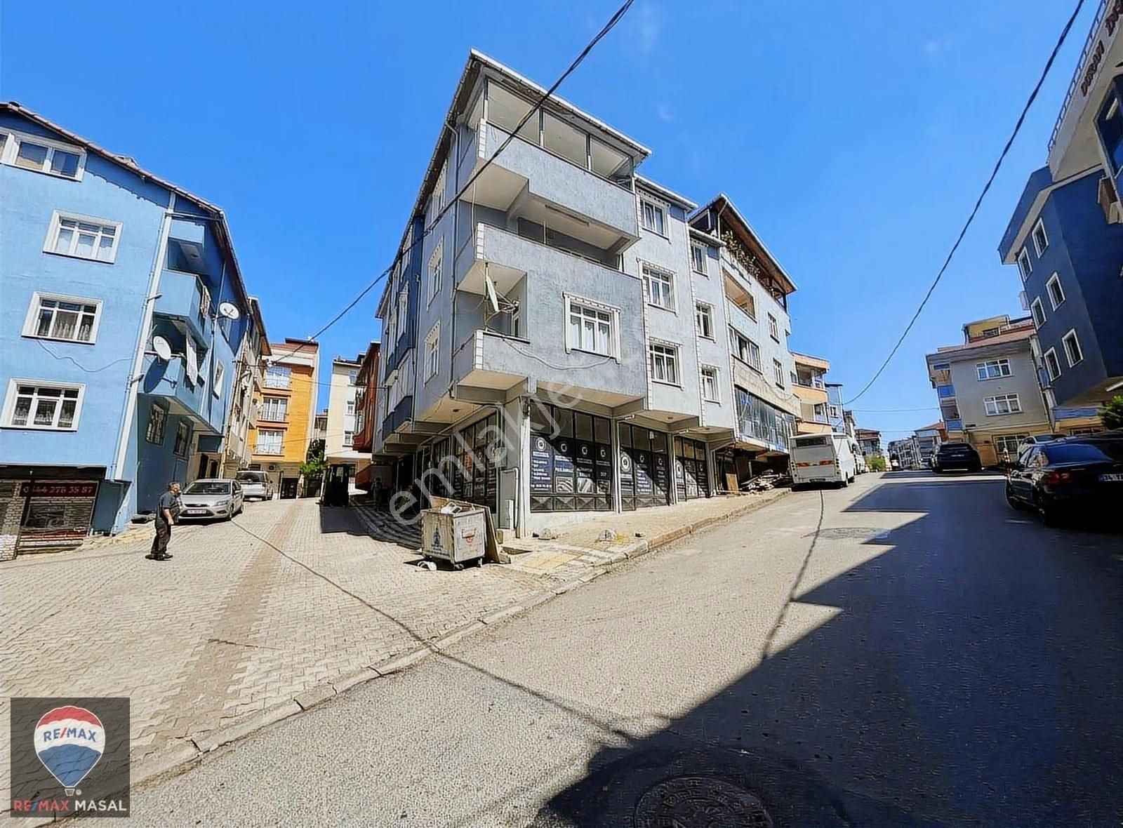 Atatürk Caddesine Yakın Konumda Kiralık Dükkan Depo