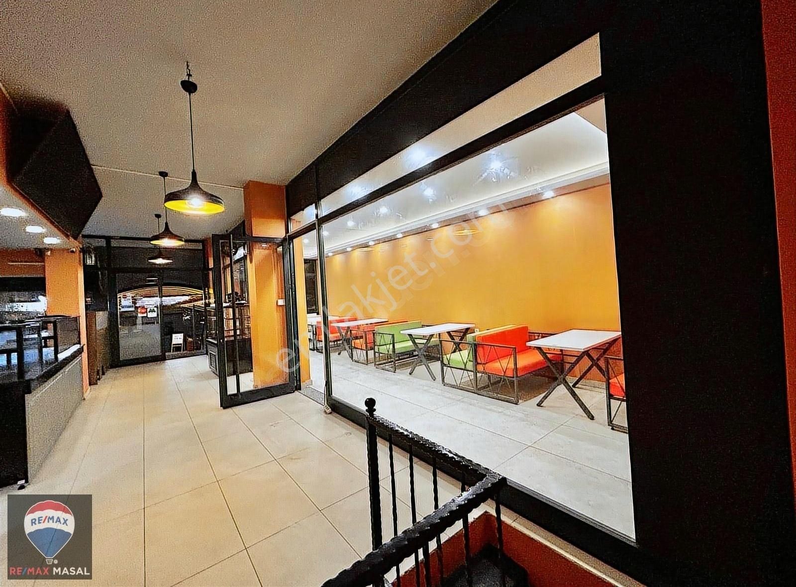 Kiralık Ticari Dükkan Ataşehir Kayışdağı Yeditepe