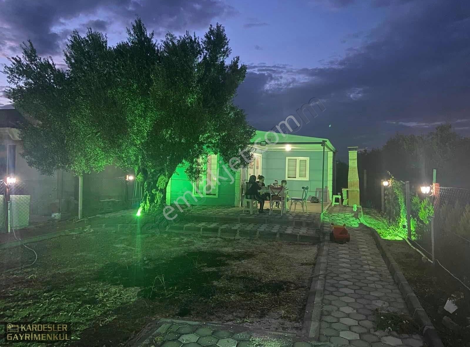 Efendide Satılık Müstakil Bahçeli Zeytinlik