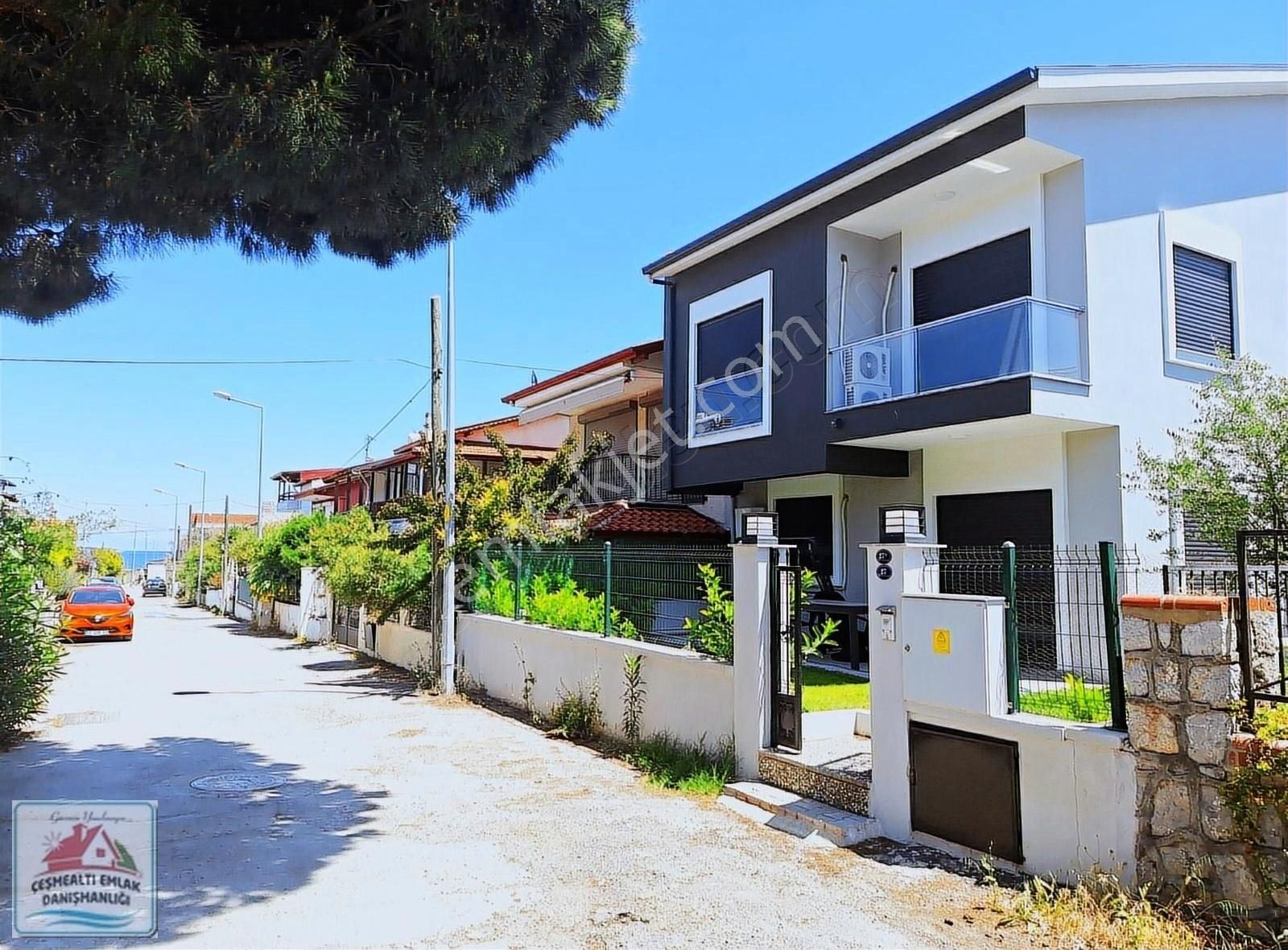 Urla Çeşmealtı Denize 100 M Mesafede Sıfır Sahane Villa