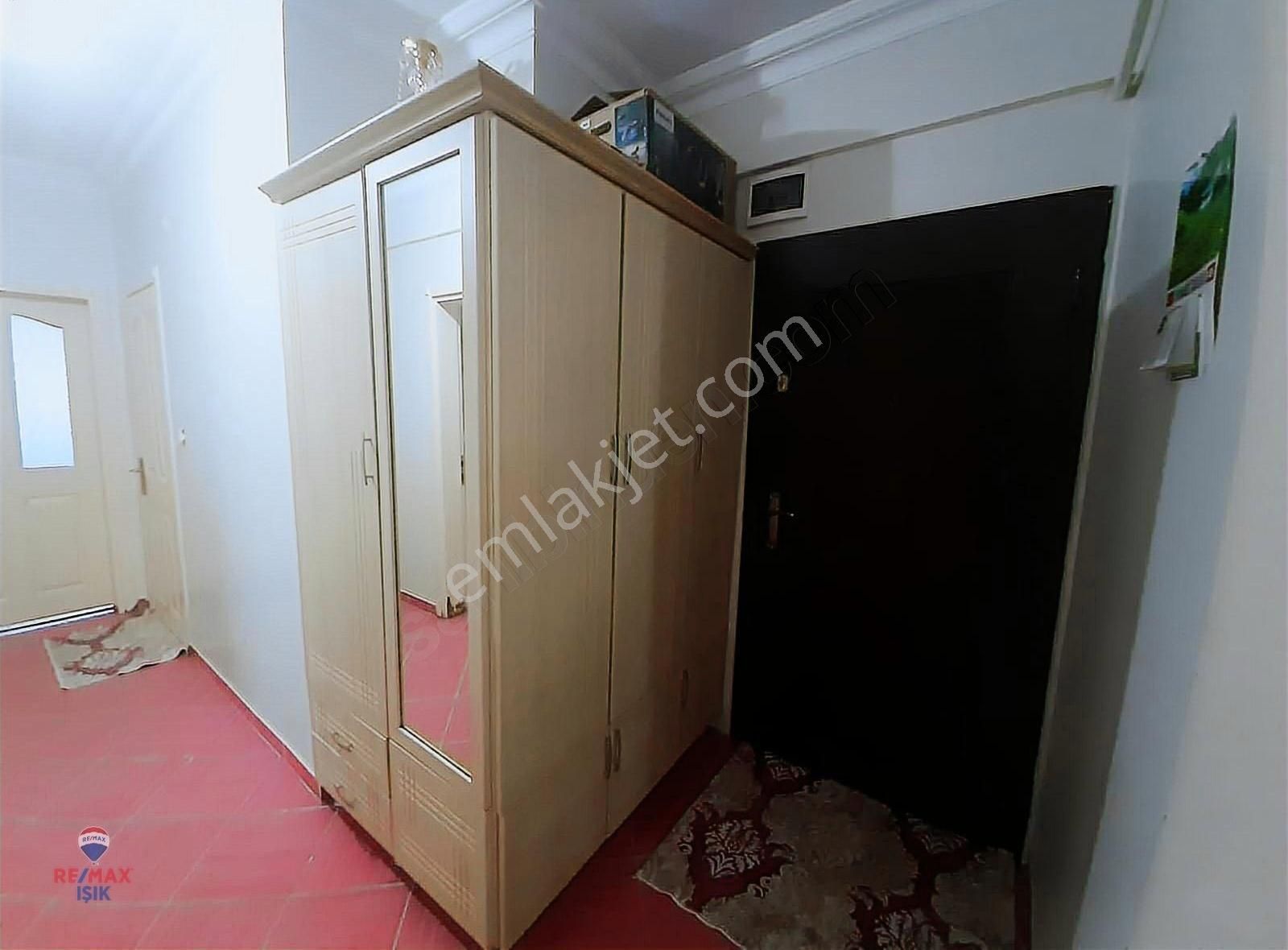 Sultanbeyli Çarşı İçerisinde Geniş 3+1 Daire