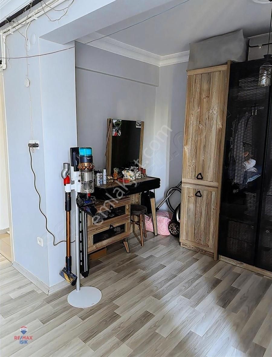 Üsküdar Selami Ali'de İskeleye Yakın Büyük 1+1 Arakat