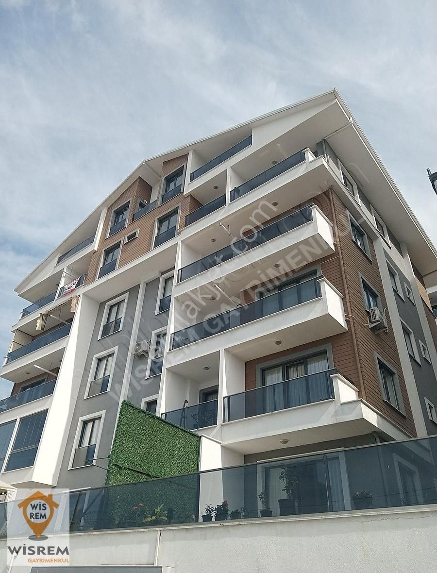 Karamürsel'de Köprü Ve Deniz Manzaralı 3+1 ,130 M2 Satılık Daire