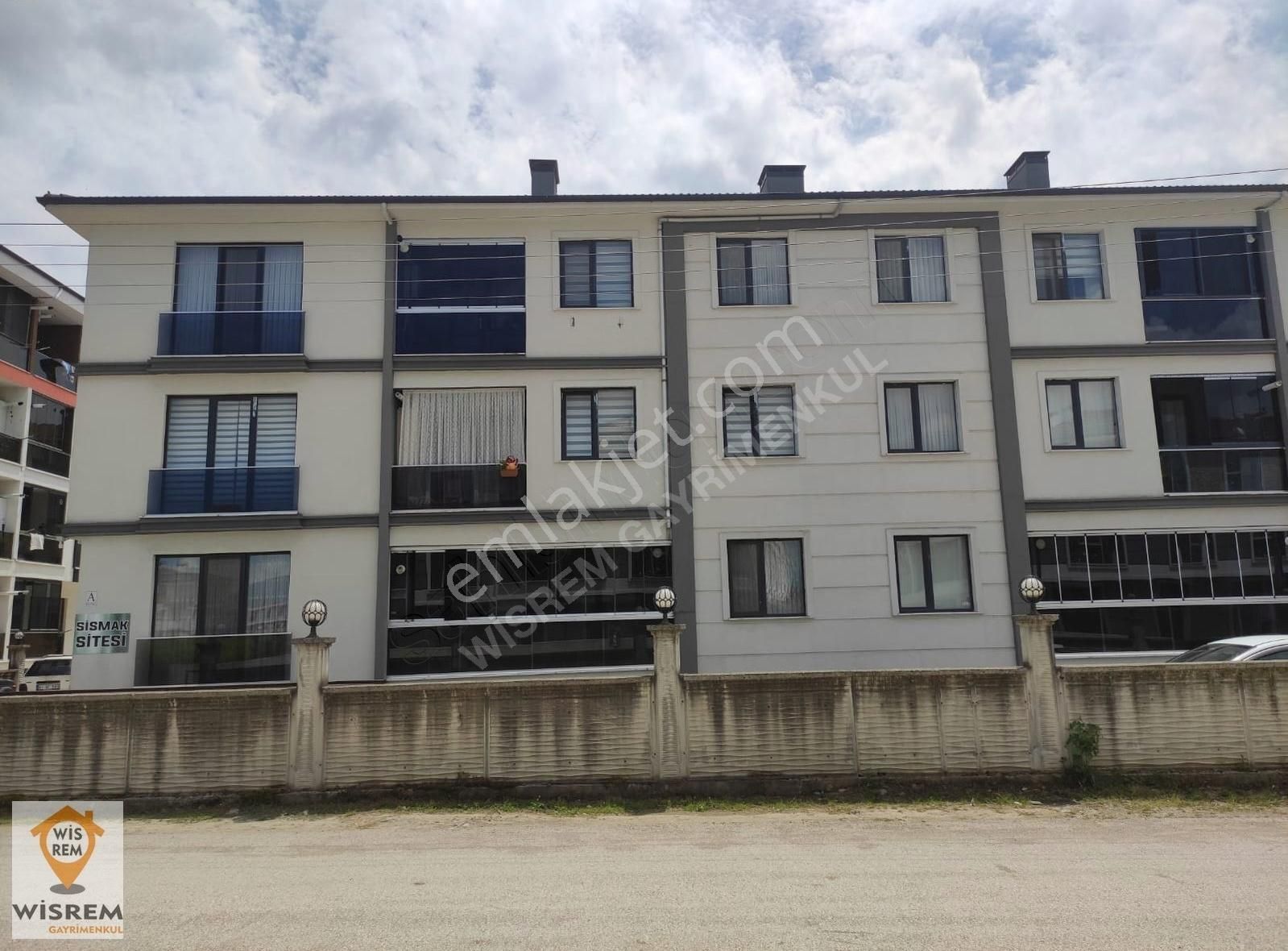 Düzce Merkez Metek'te Mutfak Ayrı Zemin Kat 2+1 Satılık Daire