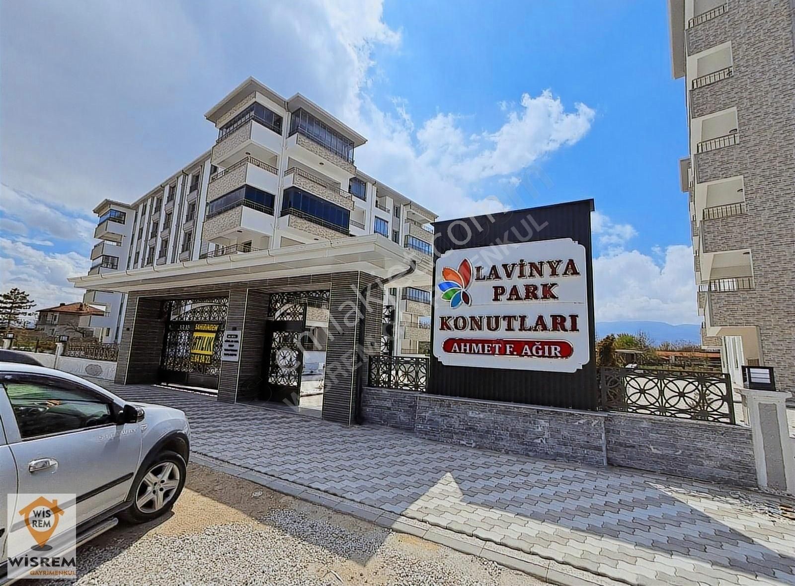 M.akif Mahallesi Satılık Site İçi 3+1 Lüks Daire