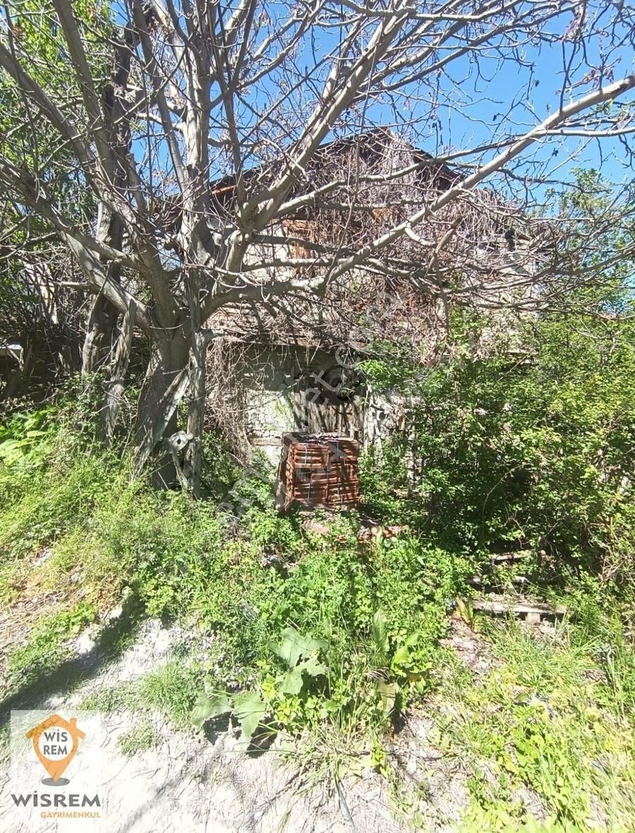 Bolu-göynük-hisarözü Köyünde İki Kat Ahşap Ev Ve Arsası