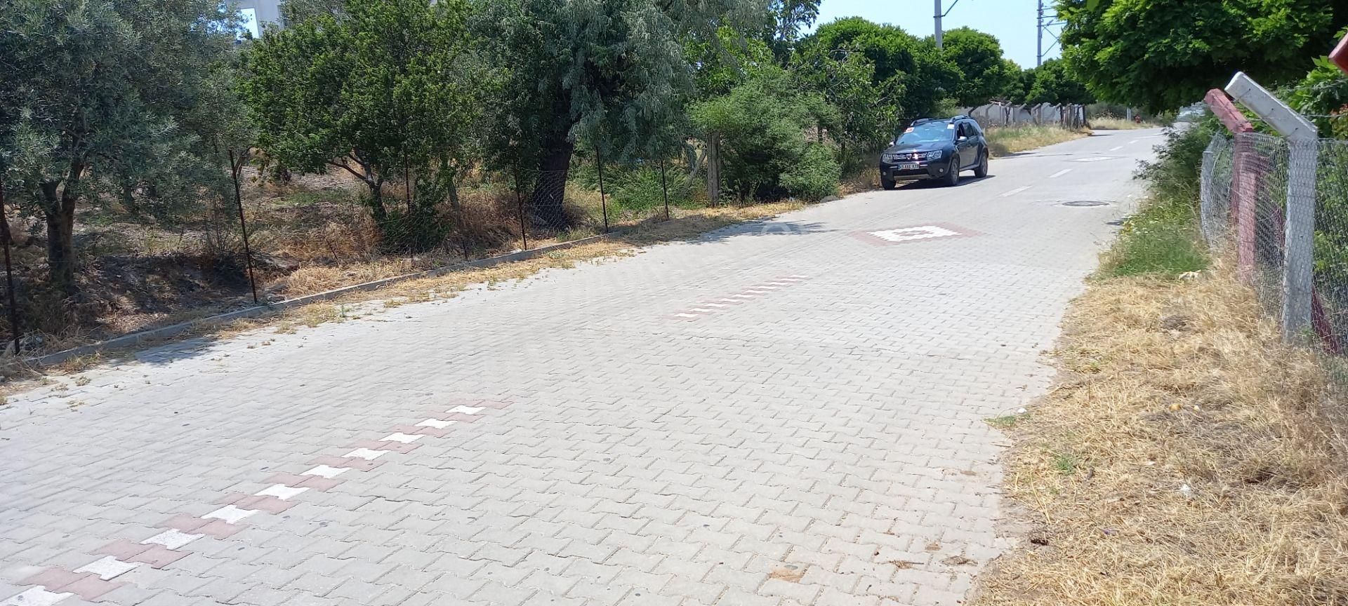 Akhisar Kızlaralanı Köy Merkezin De Satılık 820 M2 İmarlı Arsa