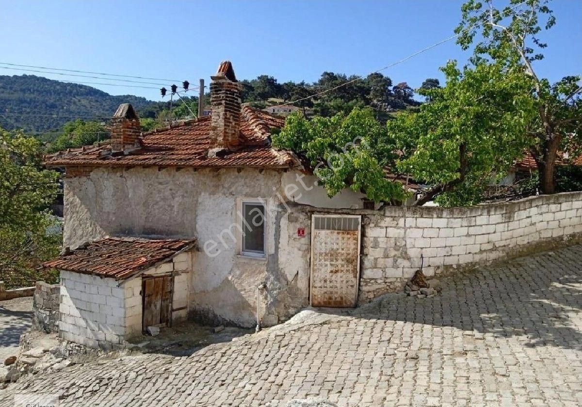 Burhaniye Kuyumcu Mahallesi'nde Satılık Köy Evi - Görsel 3