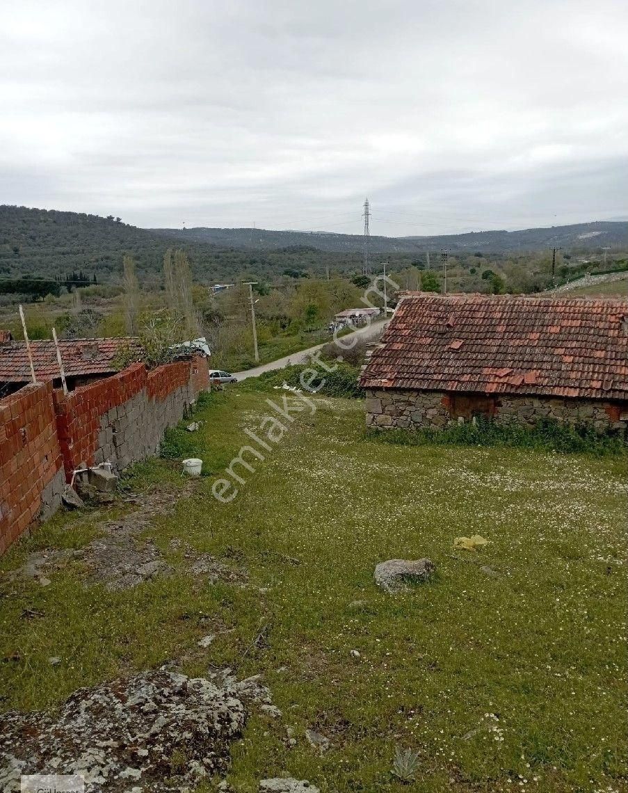 Burhaniye Bahadınlı Mahallesi'nde Satılık Arsa İçerisinde Taş Yapı