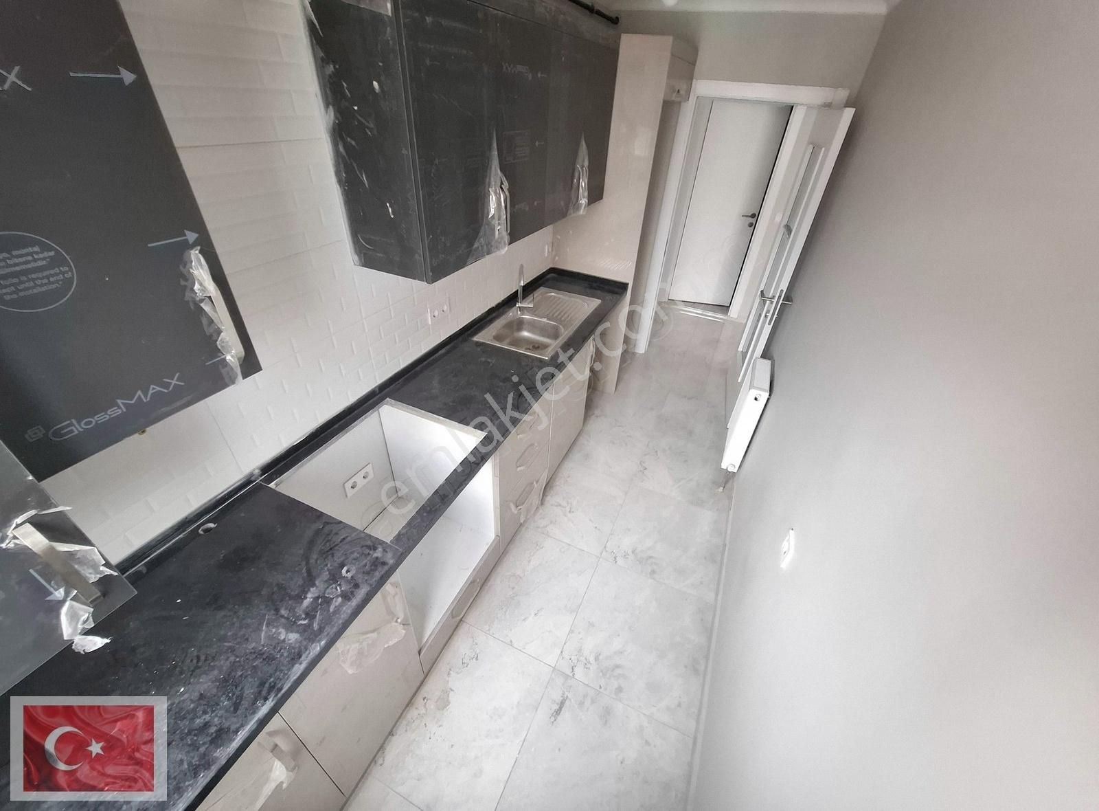 Sıfır__ayrık Nizam 2+1 Ayrı Mutfaklı Balkonlu Kapalı Otoparklı