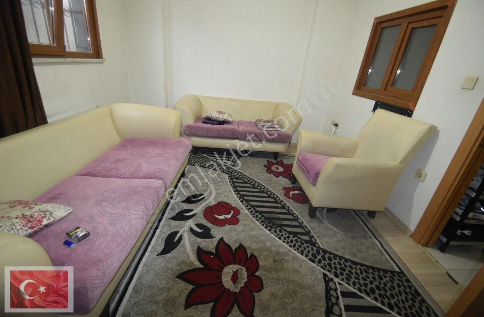 Yiğitcan'dan 2+1 İskanlı E5 Metroya Yakın Ferah Bahçe Katı Daire