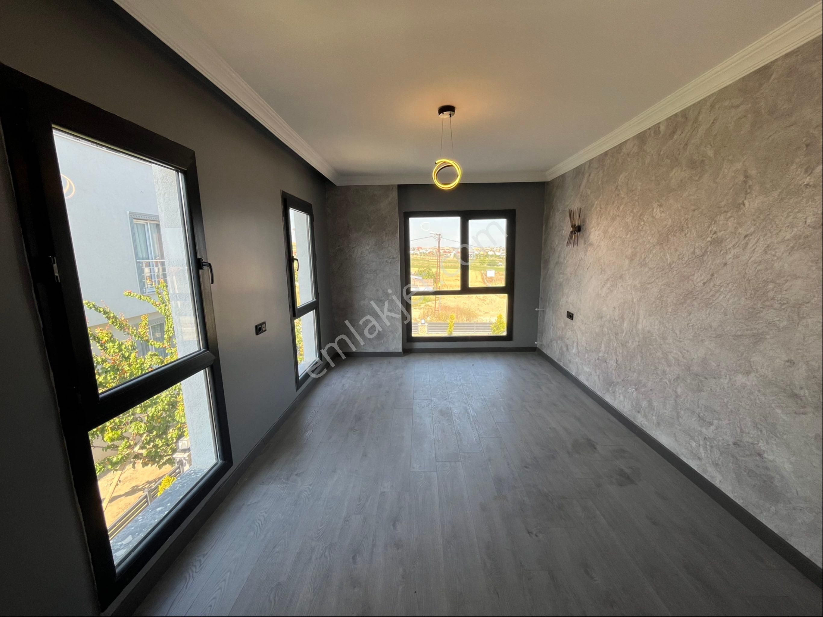 Çeşmeli Mahallesinde Havuzlu 4+1 Ful Deniz Manzaralı Lüks Villa - Görsel 17