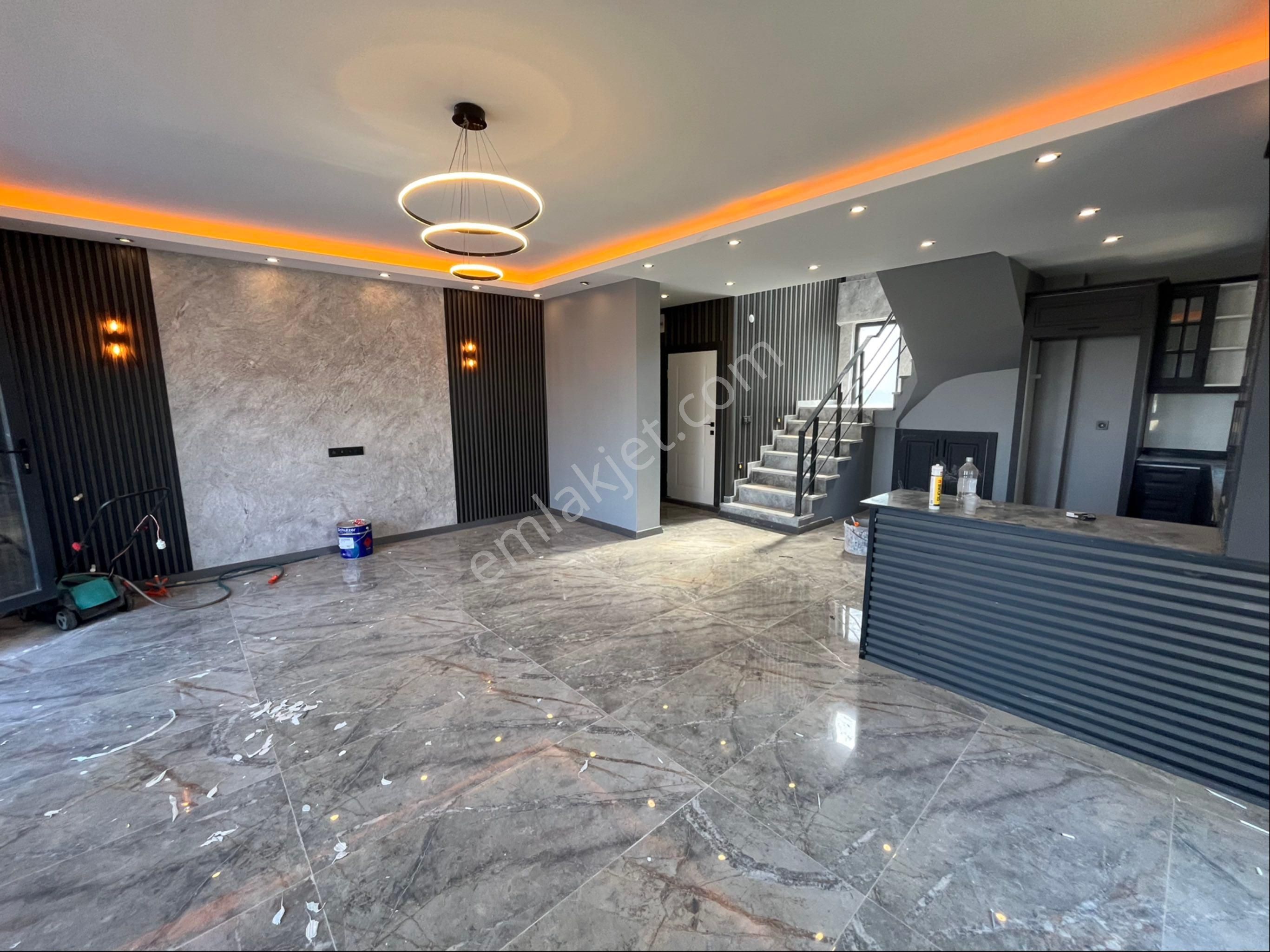 Çeşmeli Mahallesinde Havuzlu 4+1 Ful Deniz Manzaralı Lüks Villa - Görsel 12