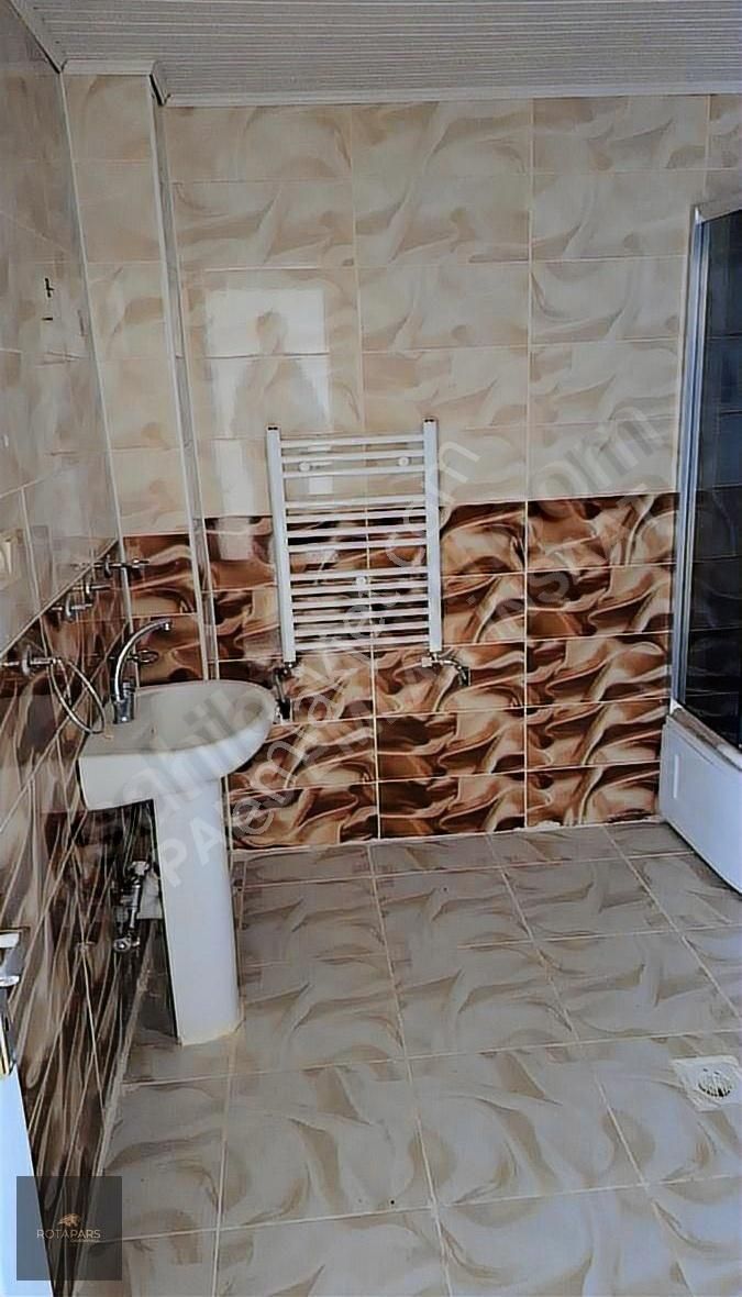 Cumhuriyet Caddesine Cepheli Binada 3+1 150 M² Net Daire