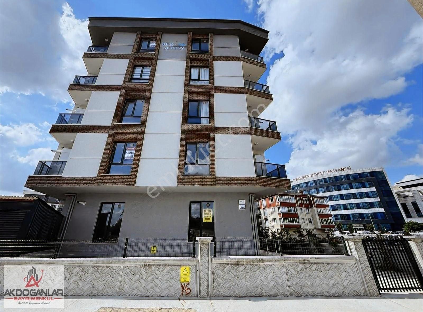 Akdoğanlardan Devlet Hastanesi Yanında Ön Cephe Kiralık 1+1