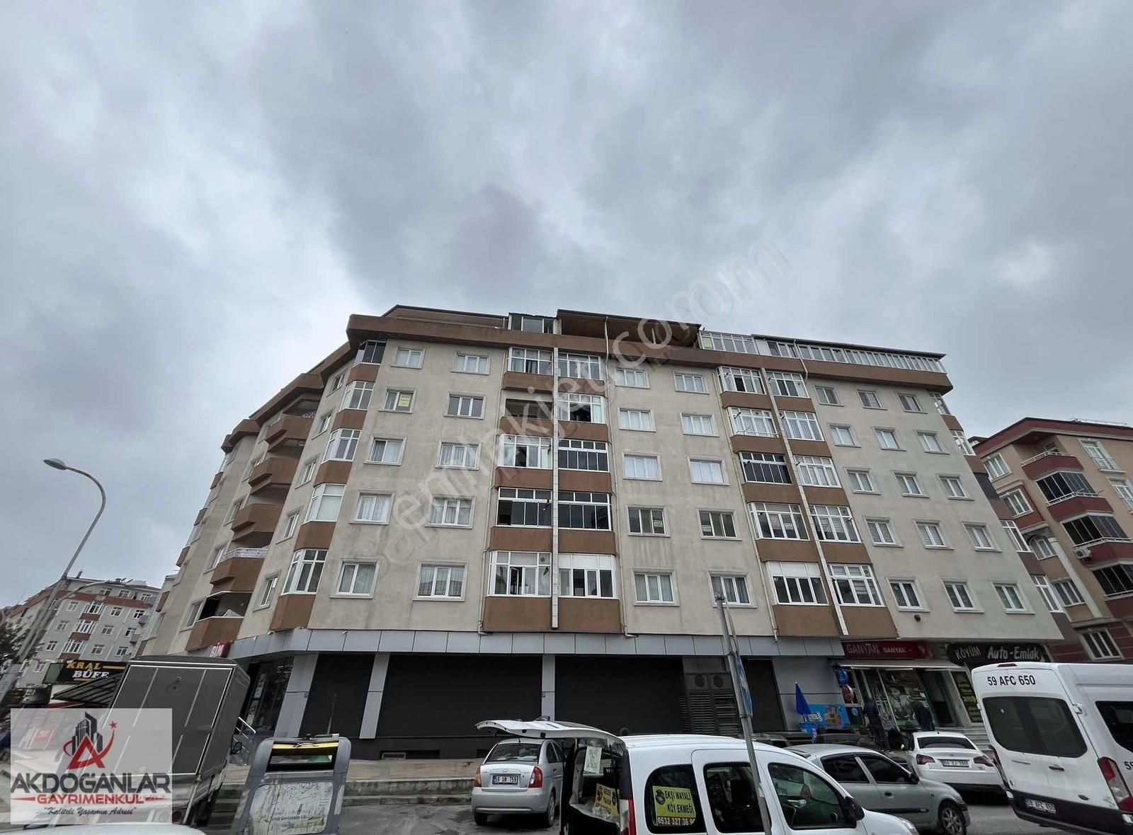 Akdoğanlardan Çarşı İçinde İskanlı Satılık Ön Cephe 3+1 Daire