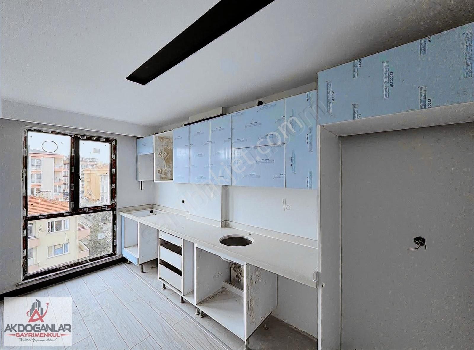 Akdoğanlardan Çerkezköy Çarşı İçinde Arakat Lüks 3+1 Sıfır Daire